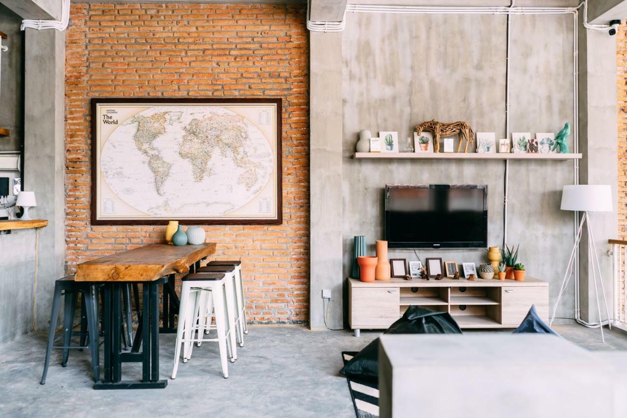 So! Boutique Hostel Malang Bagian luar foto