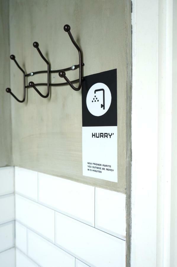 So! Boutique Hostel Malang Bagian luar foto